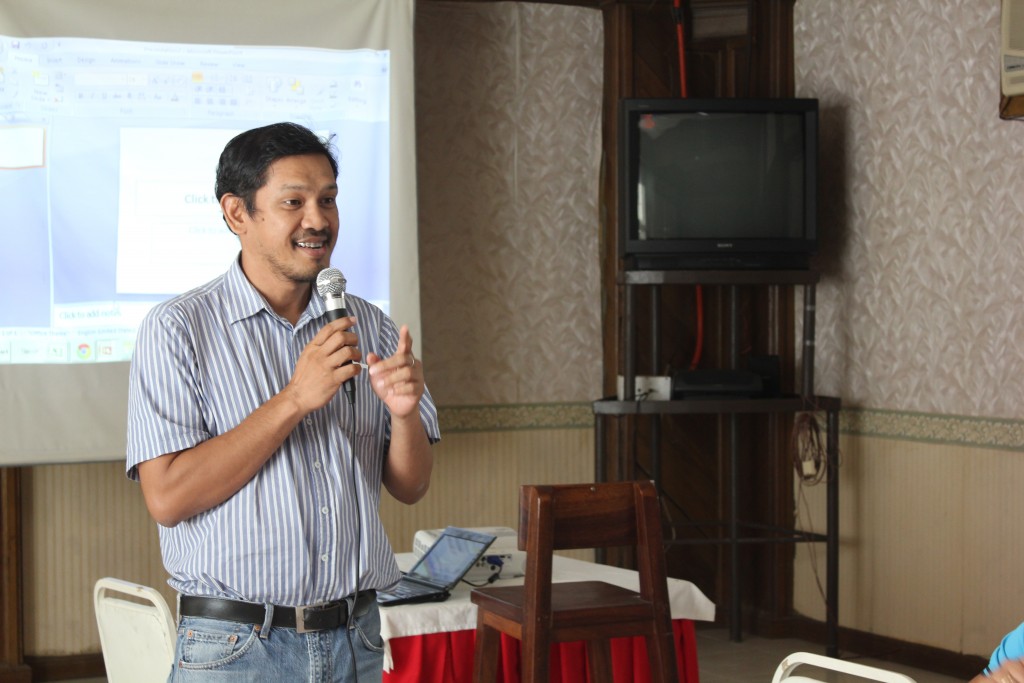 One of the coffee stakeholders in in Region IV-A Bote Alliance presents their business model to the participants during the Enterprise Prioritization Workshop in Los Banos, Laguna. The PPMIU staff of Laguna, Cavite and Quezon pose with RPCO IV-A I-REAP component staff and NPCO I-REAP consultant Mr. Patrick Belisario during the  Enterprise Prioritization Workshop. Mr. Patrick Belisario explains the flow of the workshop to the participants of the Enterprise Prioritization Workshop.