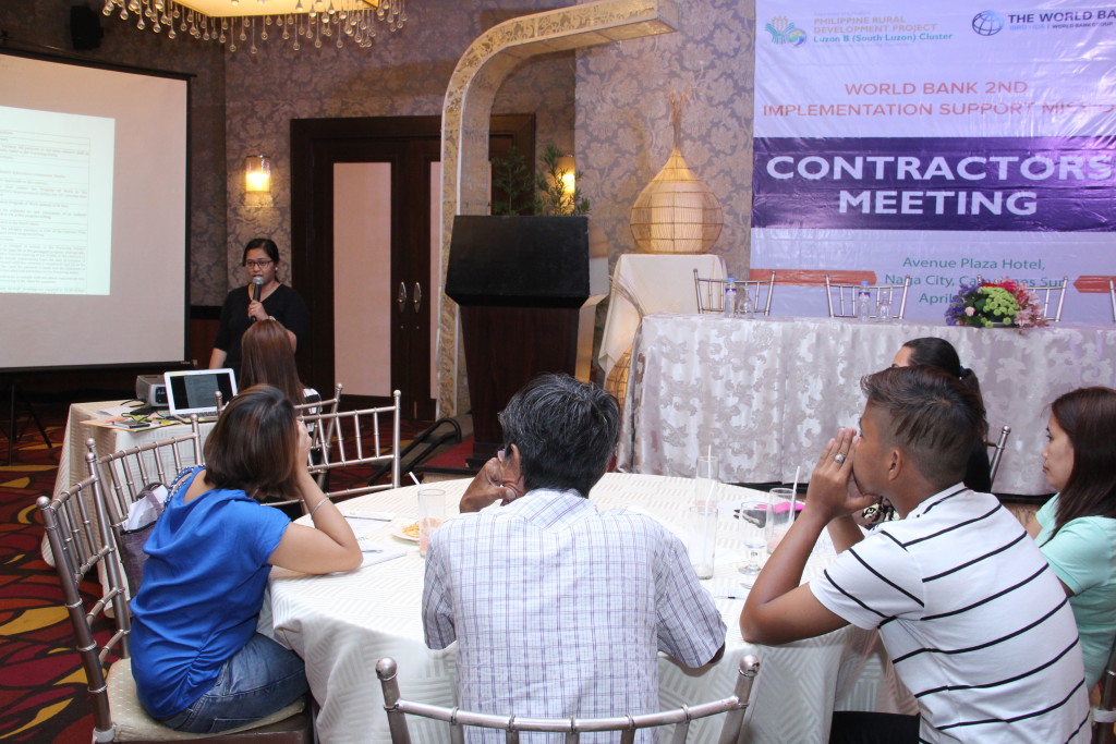 PRDP PSO South Luzon Procurement Specialist Arch. Maria Rhoda Lavinia Mendoza discusses the procurement requirements and criteria for evaluation during the Contractors’ Meeting as part of the World Bank 2nd Implementation Support Mission to PRDP South Luzon. (Photo Credit: Eduardo D. Collantes Jr)