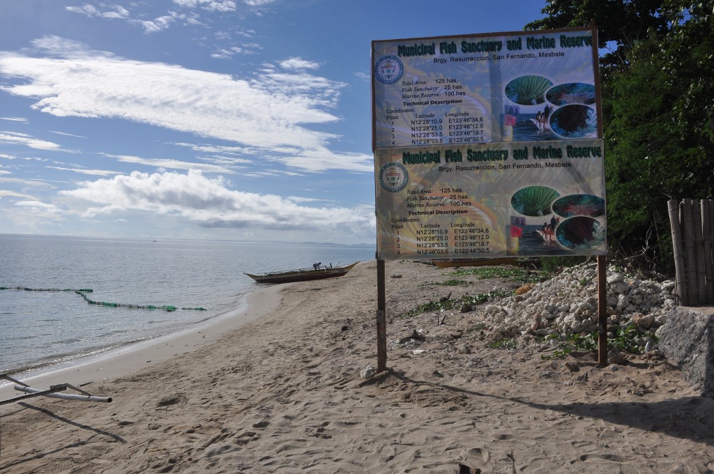 In photo is the project marker of the San Fernando Fish Sanctuary and Marine Reserve in Brgy. Resurreccion, San Fernando, Masbate. (Photo by Hermito Antonio T. Privaldos, DA-PRDP RPCO V InfoACE Unit) 