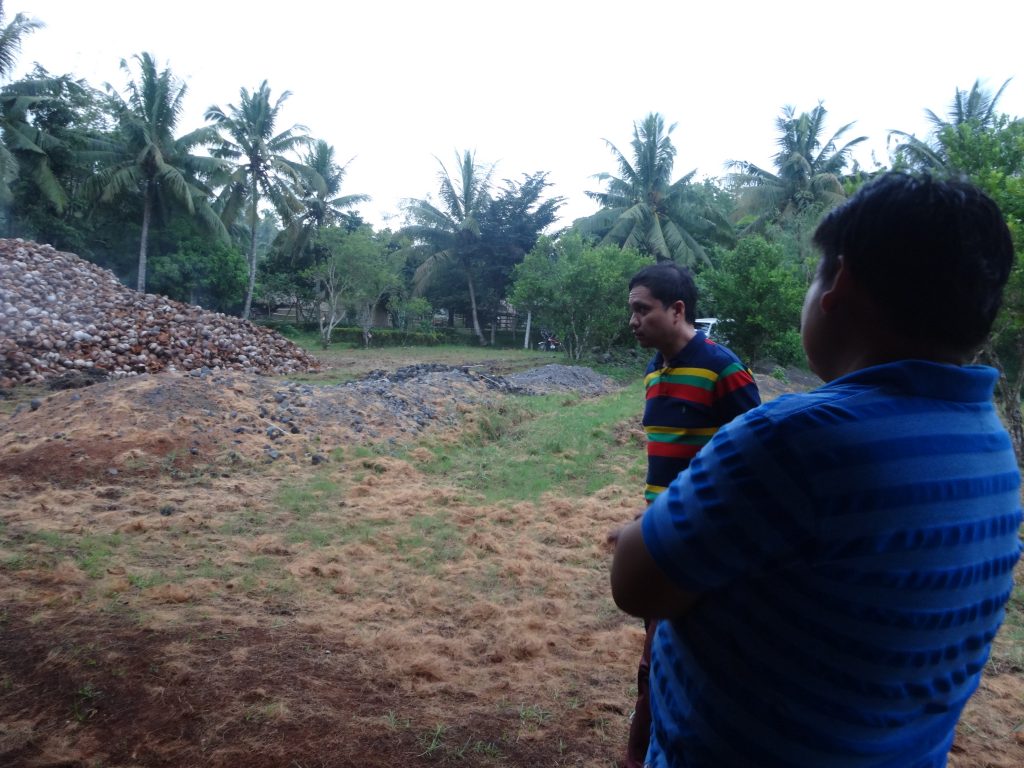 PRDP PSO South Kuzon Director Shandy M. Hubilla (2nd from left) surveys the area where the 150 square meter warehouse for the Albay Coco Geonets Manufacturing Project will be constructed. (Photo by Annielyn L. Baleza, DA-PRDP RPCO V InfoACE Unit)