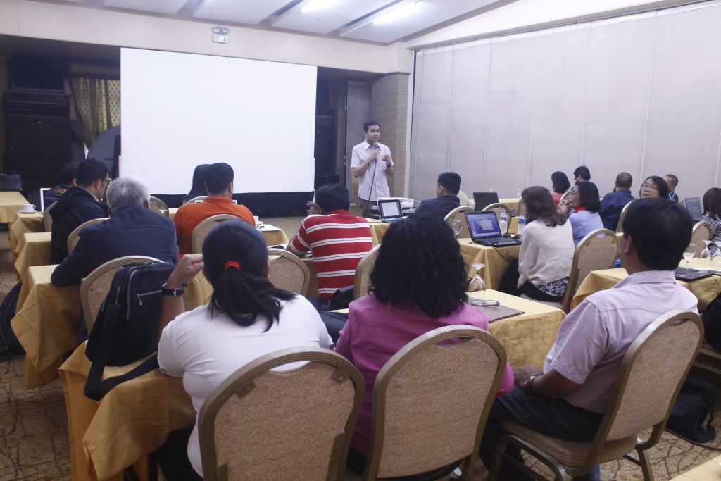 PRDP South Luzon PSO Director Shandy Hubilla delivers his opening remarks during the mainstreaming workshop. (Photo by Ana Francesca Chavez)
